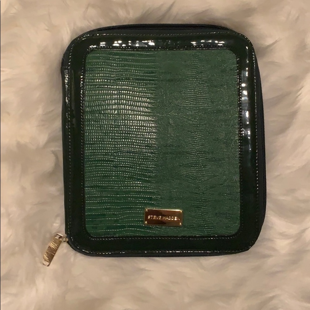 Make an offer❤️ Steve Madden iPad case